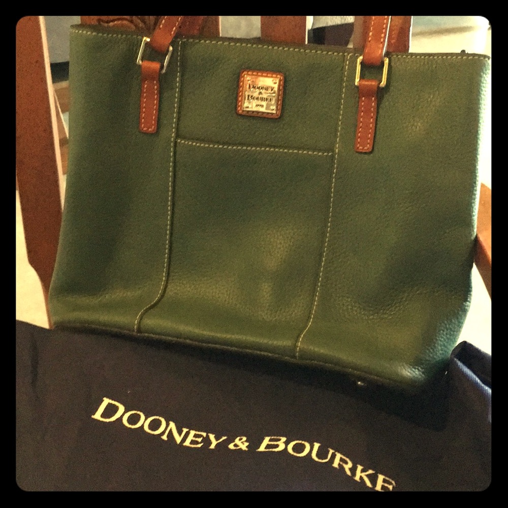 Dooney & Bourke - olive green